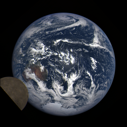 Image https://epic.gsfc.nasa.gov/epic-galleries/2021/lunar_transit/thumbs/epic_1b_20210211001208_03.png