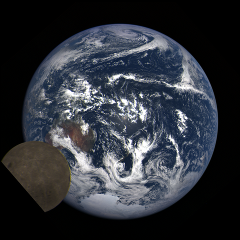 Image https://epic.gsfc.nasa.gov/epic-galleries/2021/lunar_transit/thumbs/epic_1b_20210211002604_03.png