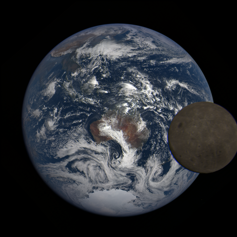 Image https://epic.gsfc.nasa.gov/epic-galleries/2021/lunar_transit/thumbs/epic_1b_20210211025709_03.png