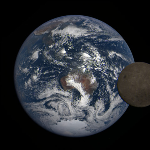 Image https://epic.gsfc.nasa.gov/epic-galleries/2021/lunar_transit/thumbs/epic_1b_20210211031209_03.png