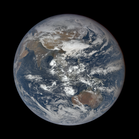 Image https://epic.gsfc.nasa.gov/epic-galleries/2022/high_cadence/thumbs/epic_1b_20220321051338.png