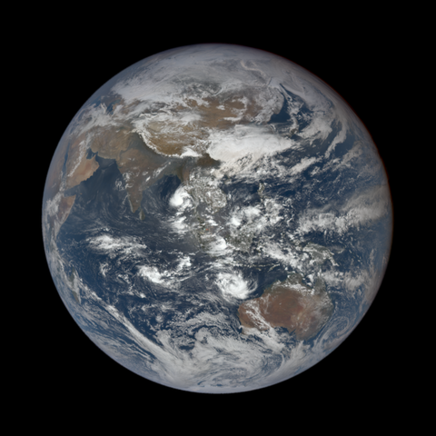 Image https://epic.gsfc.nasa.gov/epic-galleries/2022/high_cadence/thumbs/epic_1b_20220321053338.png