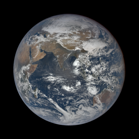 Image https://epic.gsfc.nasa.gov/epic-galleries/2022/high_cadence/thumbs/epic_1b_20220321065338.png
