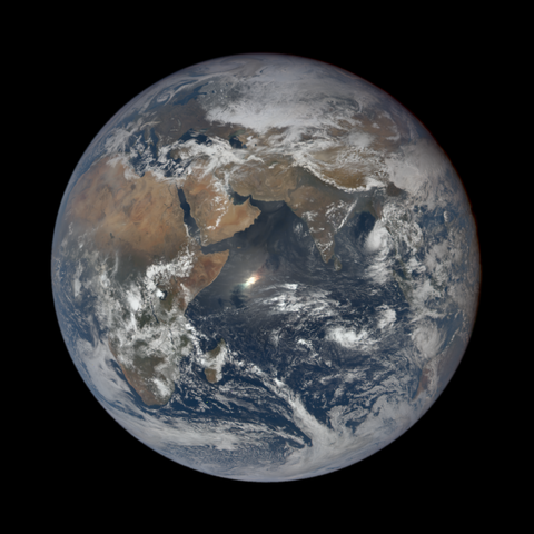 Image https://epic.gsfc.nasa.gov/epic-galleries/2022/high_cadence/thumbs/epic_1b_20220321083338.png